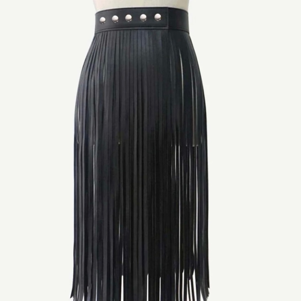 New with tag Forever 21 fringe belt skirt